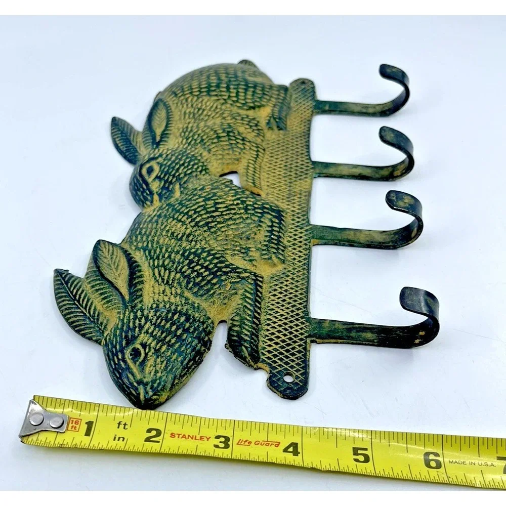 VTG Cast Iron Bunny Rabbit Wall 4 Hook Coat Key Apron Holder Primitive